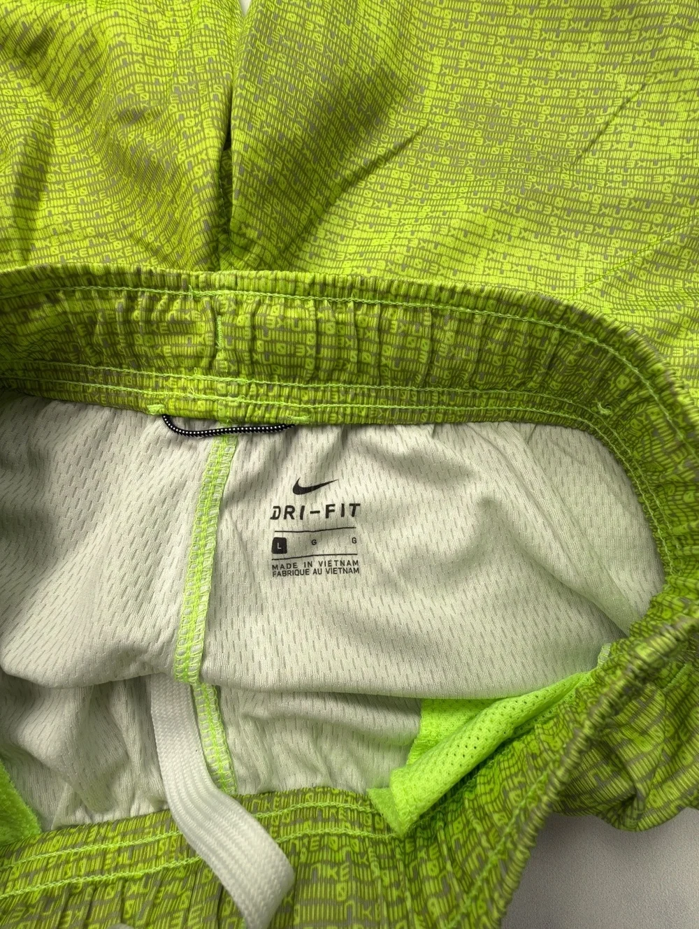 Nike Athletic Shorts Green Mesh Sport Performance - Boys L